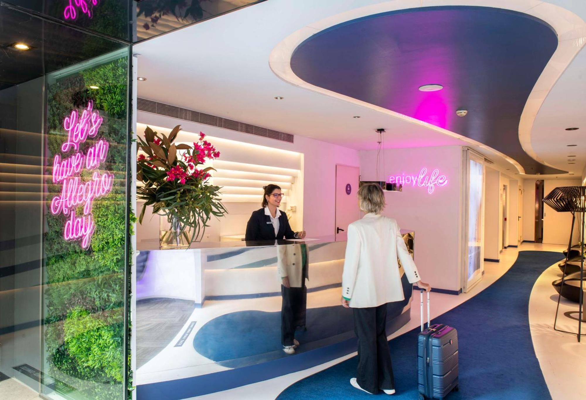 รูมเมท เอมม่า Hotel บาร์เซโลนา ภายนอก รูปภาพ